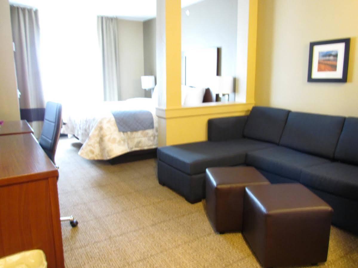 Comfort Inn & Suites Wheatland Exterior photo